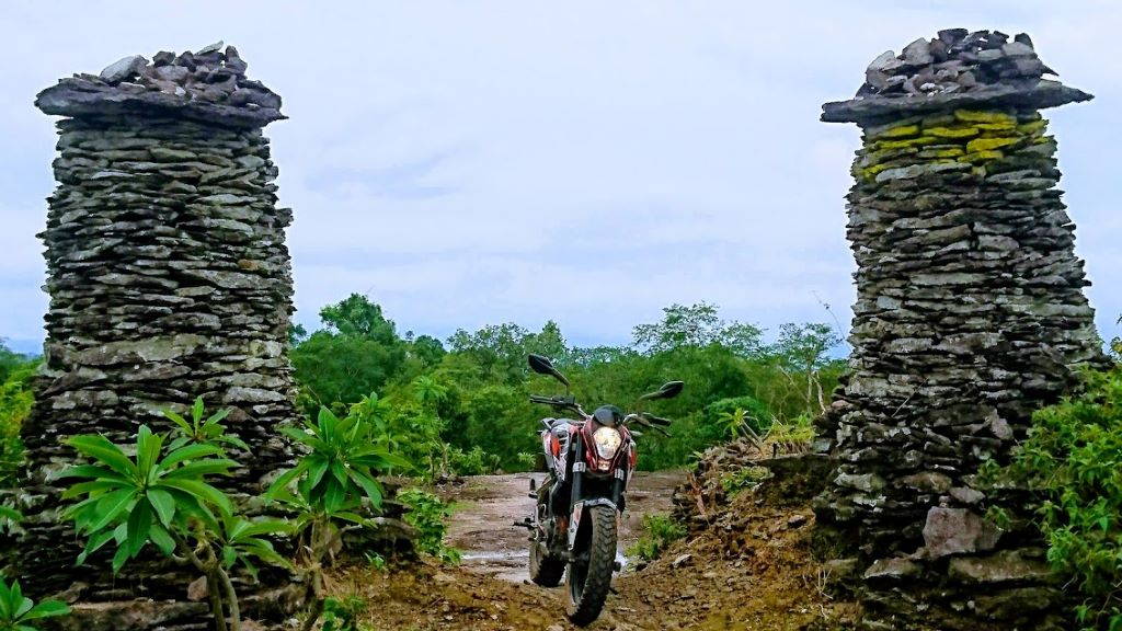 Entrance gate to the mysterious Phou Asa ruins near Kiat Ngong, Xe Pian, Champasak, Laos. Image by Chris Mulder via KTM Laos.