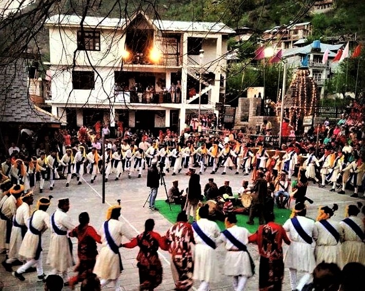 Jagatsukh's mela, the birthday celebration for a local god, is an annual event not to be missed if you're in the area during a full moon in February or March.