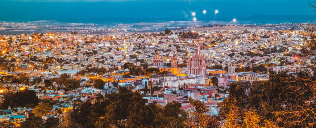 Overlooking San Miguel de Allende in the evening. By Daniels Joffe (CC0) via Unsplash. https://unsplash.com/photos/V-QtUsMAIRM